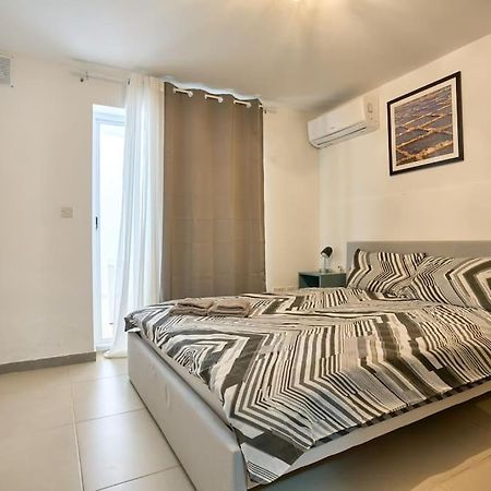 Urban Front - Walking Distance From Paceville And St George Bay Beach Is-Swieqi Bagian luar foto