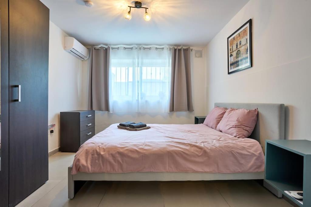 Urban Front - Walking Distance From Paceville And St George Bay Beach Is-Swieqi Bagian luar foto