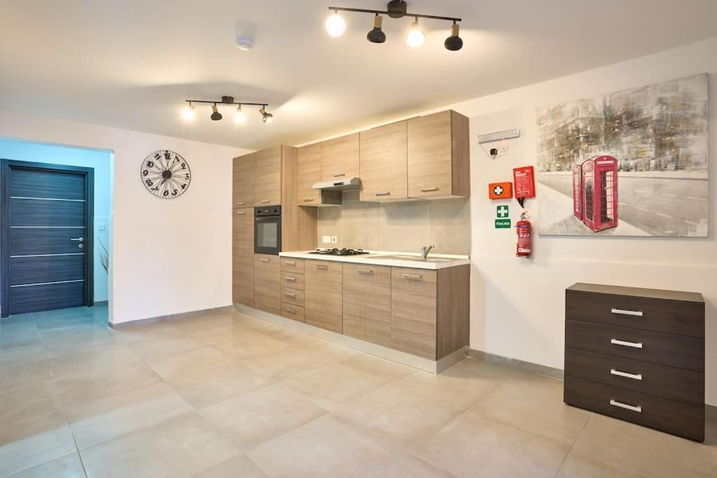 Urban Front - Walking Distance From Paceville And St George Bay Beach Is-Swieqi Bagian luar foto