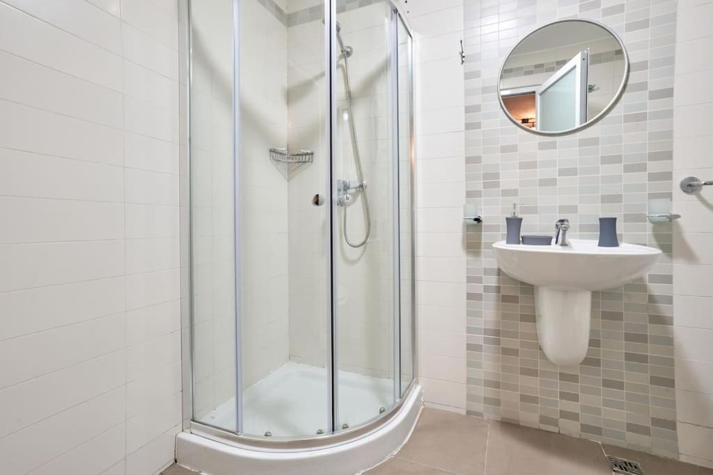 Urban Front - Walking Distance From Paceville And St George Bay Beach Is-Swieqi Bagian luar foto